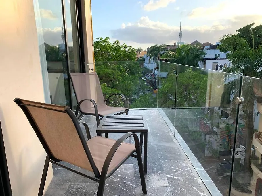 “Singular Joy” Amazing Location And Roof Top Playa del Carmen 0*,  México