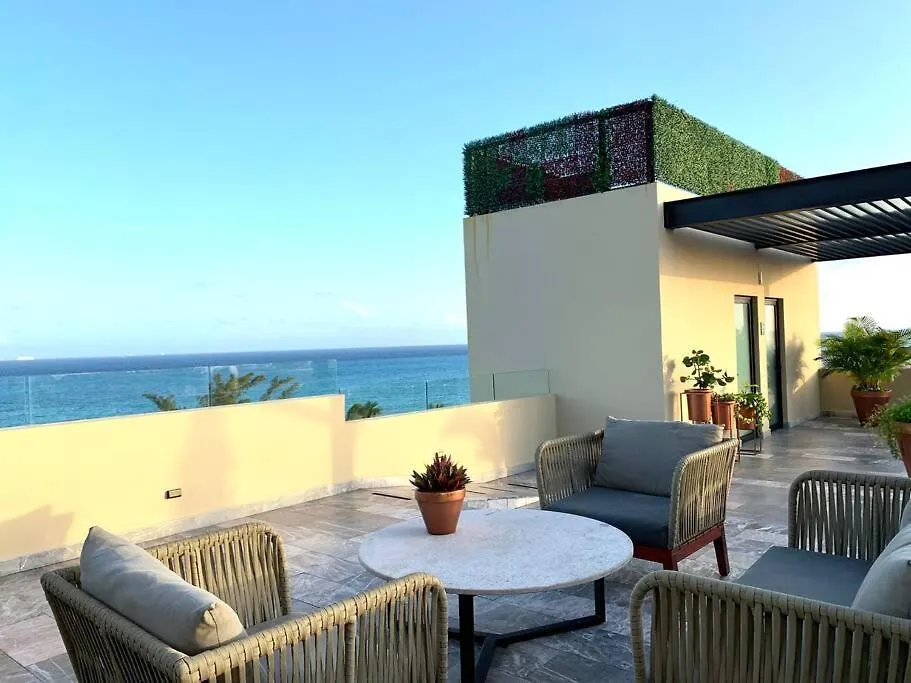 “Singular Joy” Amazing Location And Roof Top Playa del Carmen 0*,