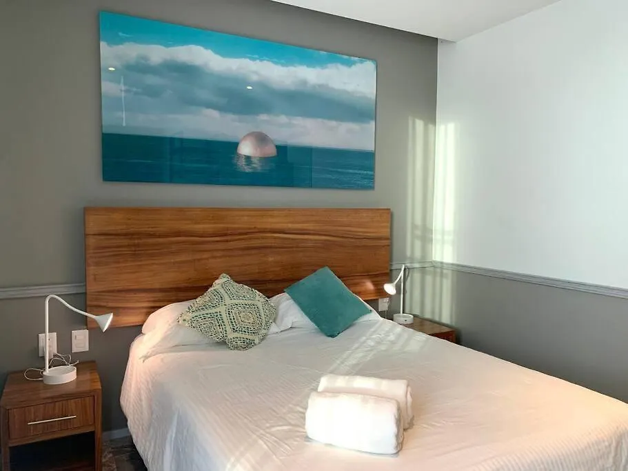 “Singular Joy” Amazing Location And Roof Top Playa del Carmen 0*,