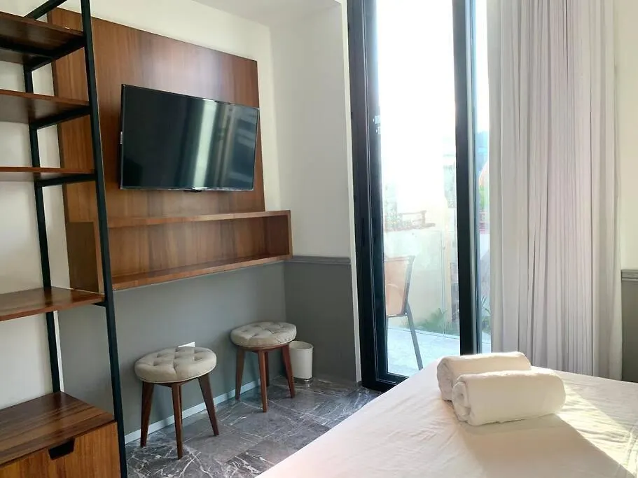 “Singular Joy” Amazing Location And Roof Top Playa del Carmen Messico