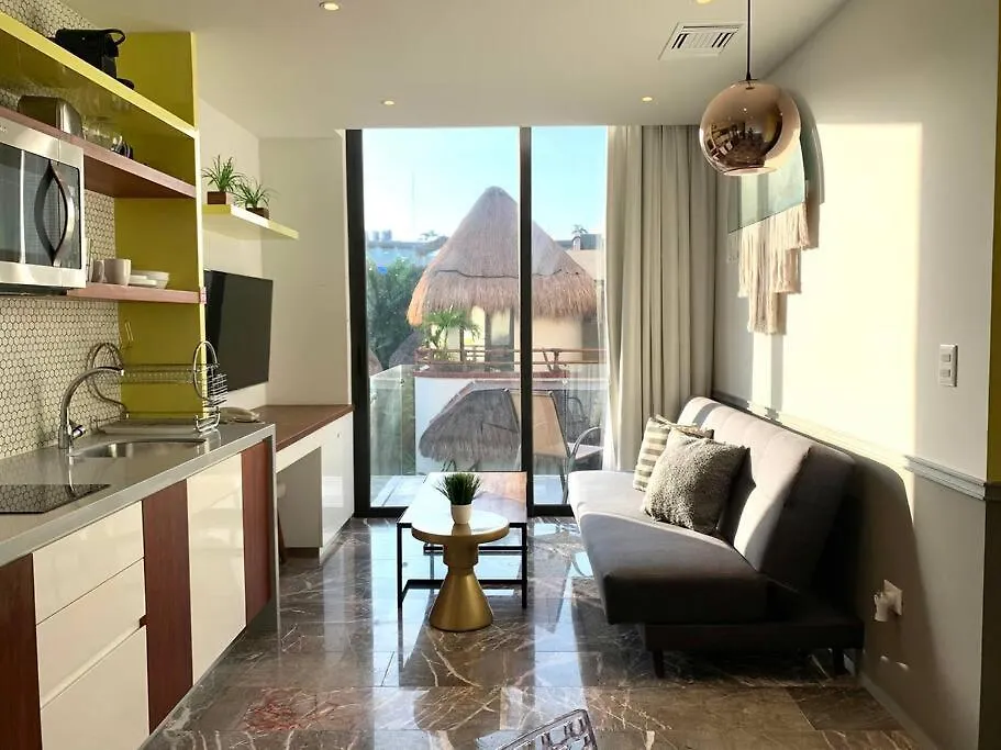 “Singular Joy” Amazing Location And Roof Top Playa del Carmen 0*,