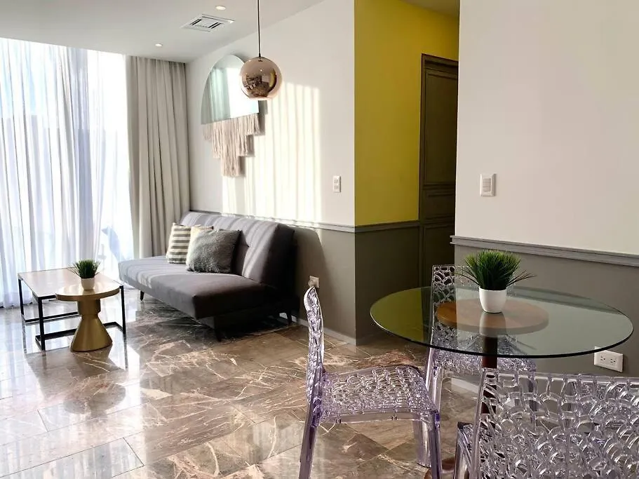 “Singular Joy” Amazing Location And Roof Top Playa del Carmen 0*,  Messico