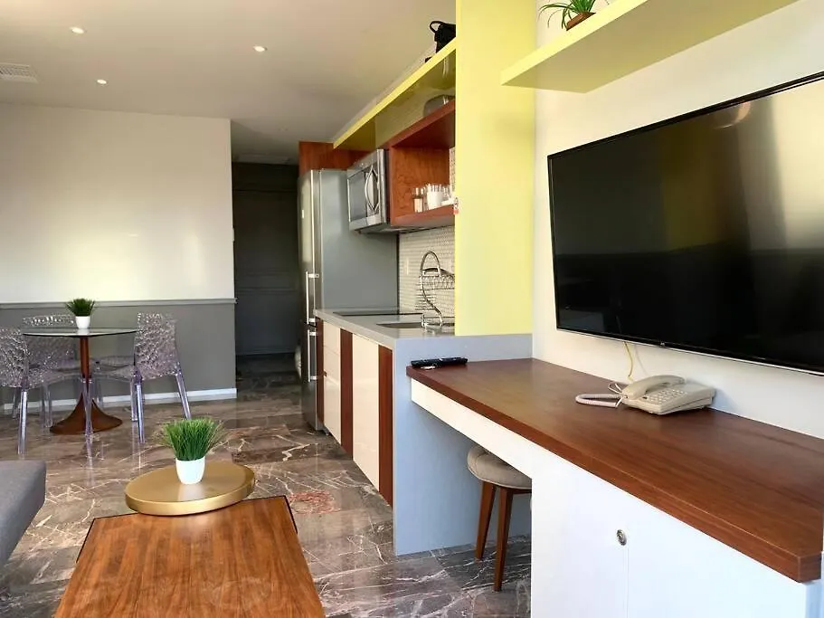 “Singular Joy” Amazing Location And Roof Top Playa del Carmen Appartamento